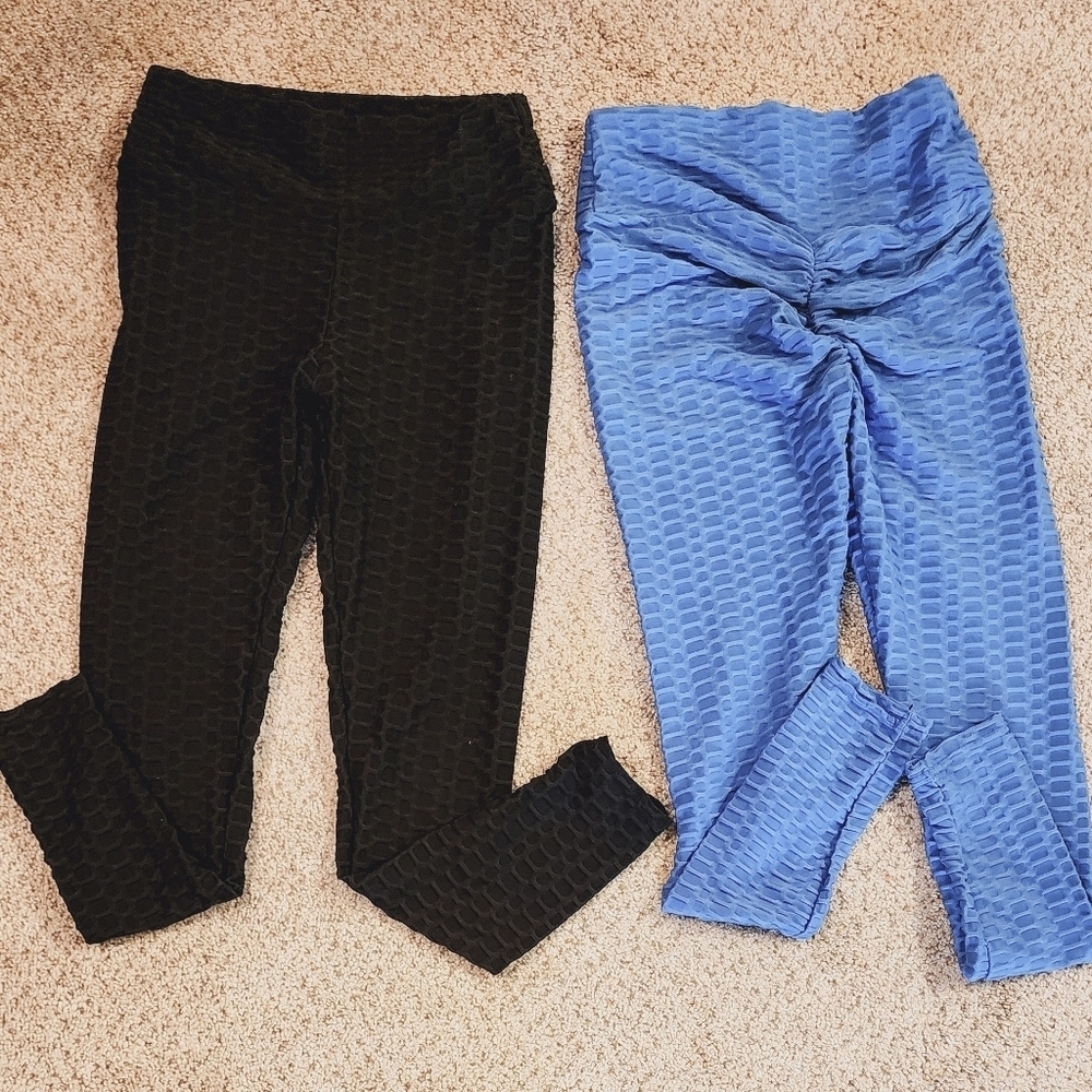 Workout Butt Scrunch Leggings No tag..2 pair High waisted..black and blue Sz S